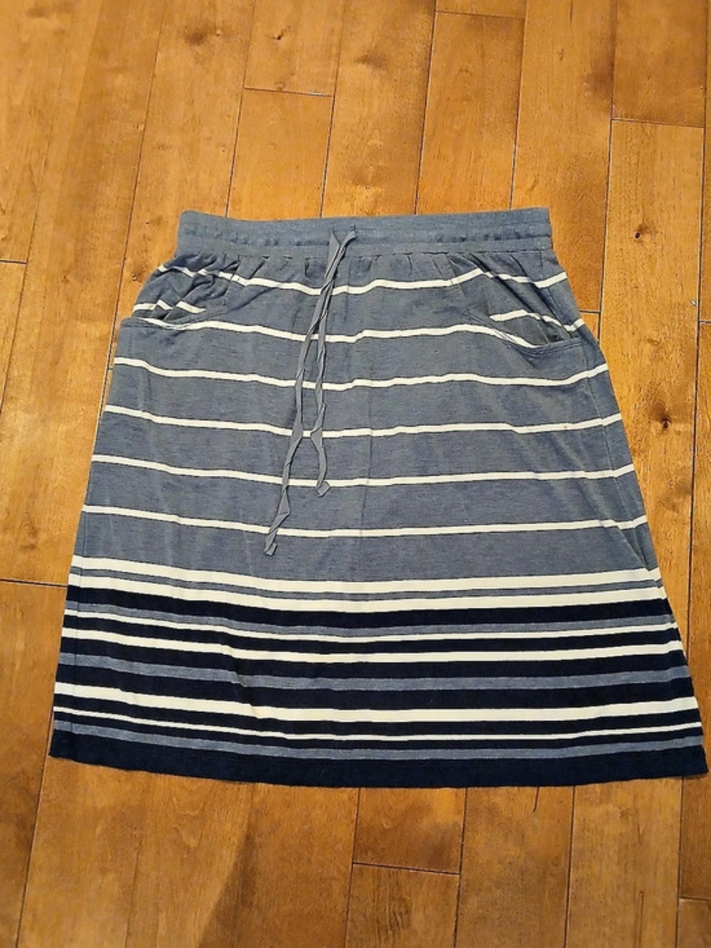 Max Studio Striped Skirt Different Shades of Blue & White